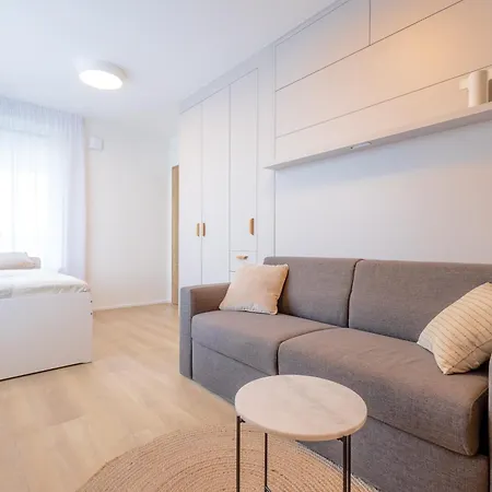 דירות Bright 2Br - 8Th Floor, Balcony, Free Parking - By Gravity פראג מראה חיצוני תמונה