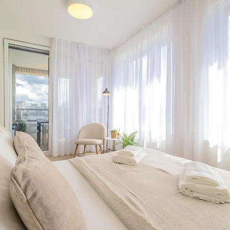 דירות Bright 2Br - 8Th Floor, Balcony, Free Parking - By Gravity פראג מראה חיצוני תמונה