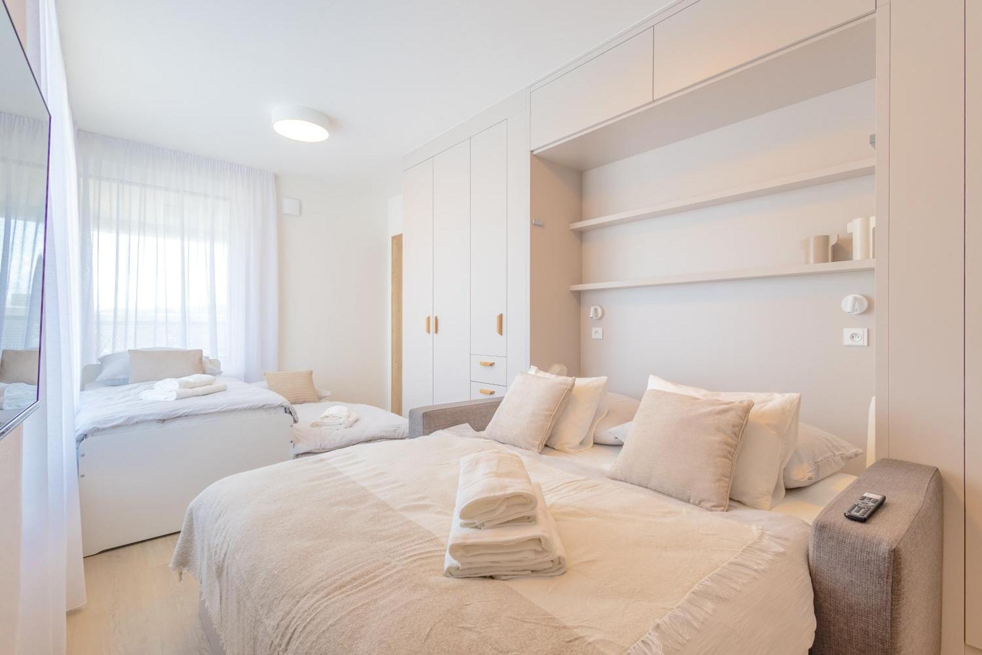 דירה Bright 2br - 8th Floor, Balcony, Free Parking - By Gravity פראג